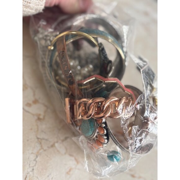 Mixed Designer Jewelry Lot braceletIncluding Guess & Le Bangle Styles With Rhine - Picture 3 of 7